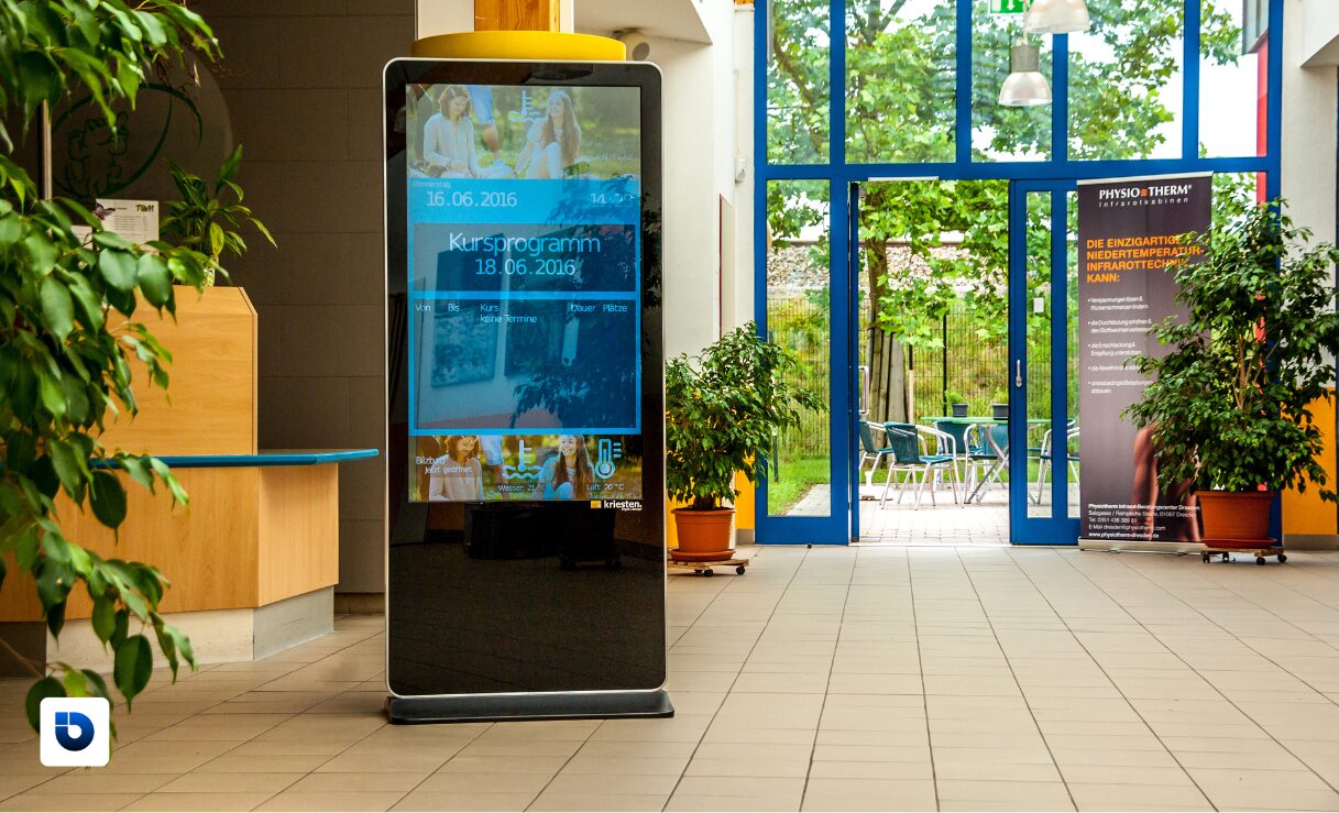 Digital signage adalah